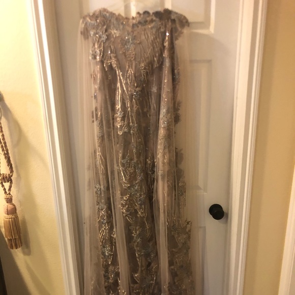 Dress - Picture 3 of 8